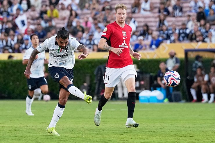 Corona erzielte das dritte von drei Toren binnen neun Minuten - Monterrey ist nun BVB-Gegner im Achtelfinale. - © Gregory Bull/AP/dpa