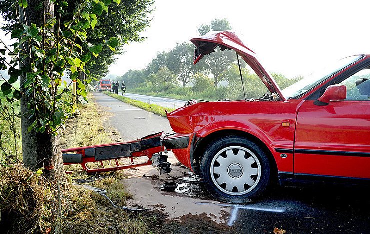 Der Unfall ereignete sich gegen 8 Uhr zwischen Herford und Bielefeld. - © FOTO: ALEXANDER JENNICHES