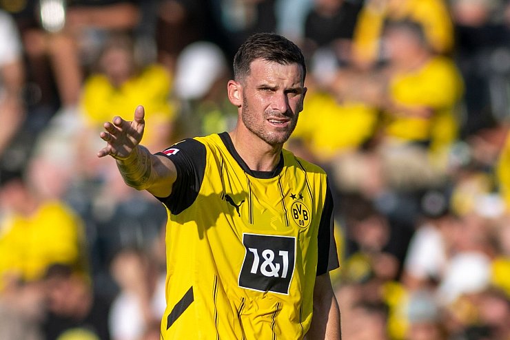 Gro&szlig; wurde im DFB-Pokalspiel gegen Ph&ouml;nix L&uuml;beck als bester Spieler geehrt. - &copy; David Inderlied/dpa