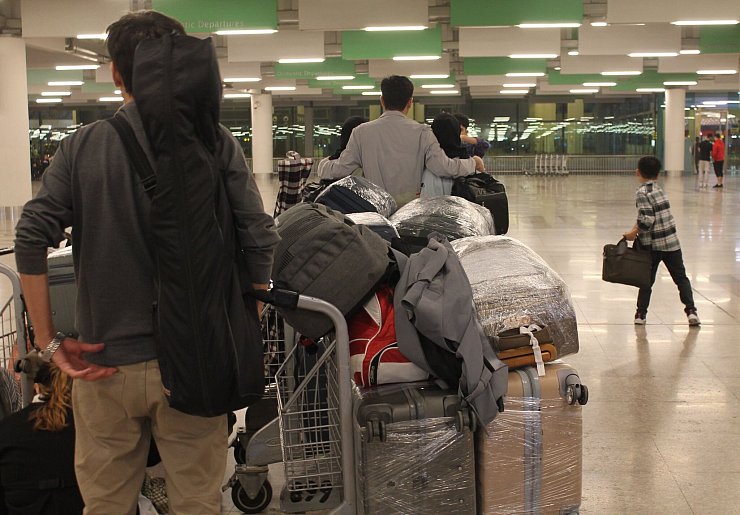 Viele ausreisewillige Afghanen harren seit Monaten oder gar Jahren in Islamabad aus. - © Nabila Lalee/dpa