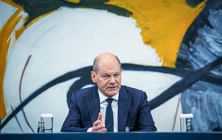 Kanzler Olaf Scholz gab nach einee Bund-Länder-Runde die Ergebnisse auch zu Corona bekannt - ein damals gewohntes Bild. - © Kay Nietfeld/dpa