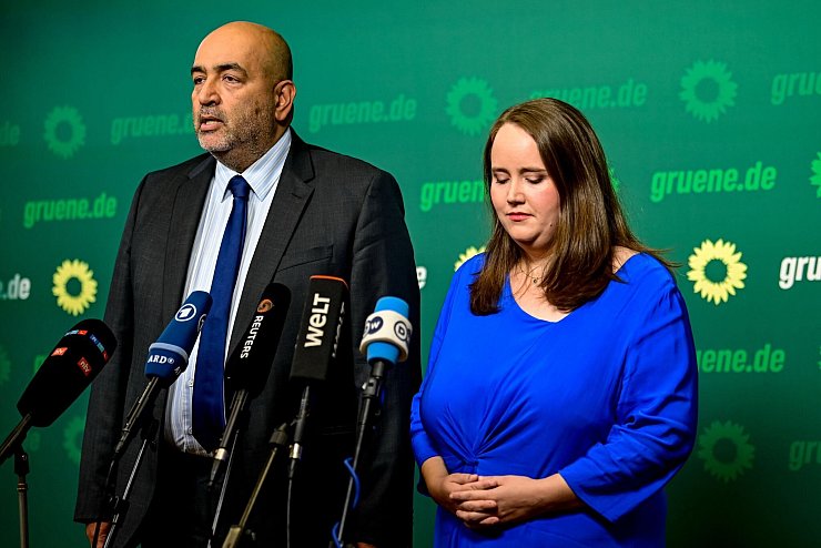 Mit viel Energie war der Grünen-Bundesvorstand Anfang 2022 gestartet. Davon war zuletzt, auch angesichts schlechter Wahlergebnisse, nicht mehr viel zu spüren. - © Fabian Sommer/dpa