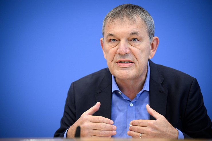 Lazzarini fordert dringend einen Waffenstillstand. - © Bernd von Jutrczenka/dpa