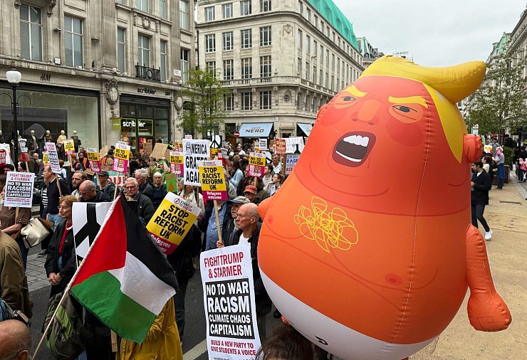 In London kamen Tausende zu einem Protest gegen den Staatsbesuch. - © Patricia Bartos/dpa