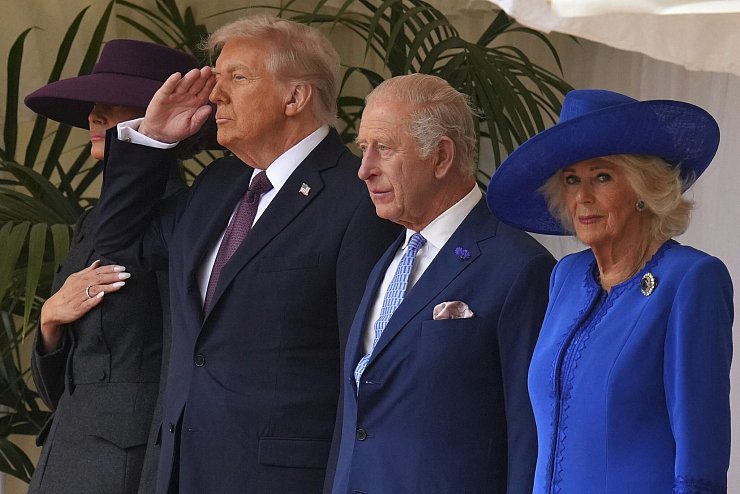 Trump und der König: Der US-Präsident bezeichnet Charles als Freund. - © Kirsty Wigglesworth/PA Wire/dpa