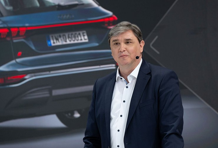 Audi-Finanzchef Jürgen Rittersberger spricht von einer anspruchsvollen Lage. (Archivbild) - © Sven Hoppe/dpa