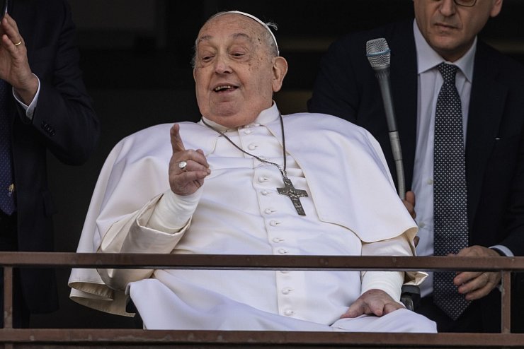 Der Papst bedankt sich für die Unterstützung aus aller Welt. - © Oliver Weiken/dpa