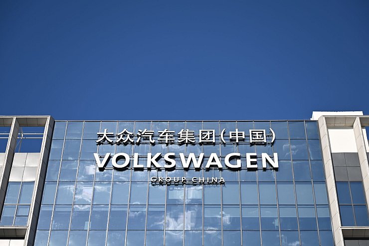 VW hat sein Werk in Xinjiang nach langen Verhandlungen verkauft. - © Johannes Neudecker/dpa