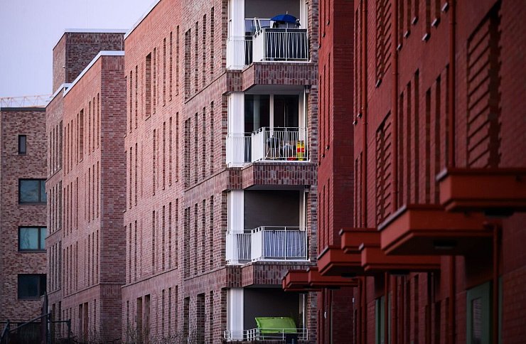 Der Neubau in Deutschland schwächelt seit Jahren (Archivbild) - © Julian Stratenschulte/dpa