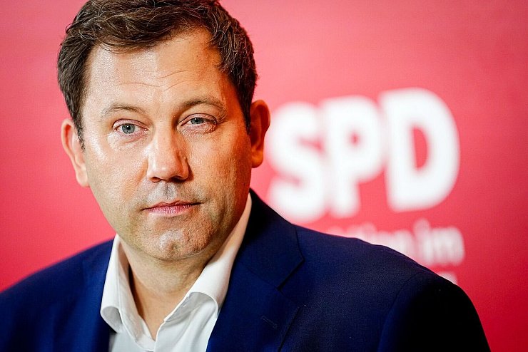 SPD-Chef Lars Klingbeil könnte Vizekanzler und Finanzminister werden. (Archivbild) - © Kay Nietfeld/dpa