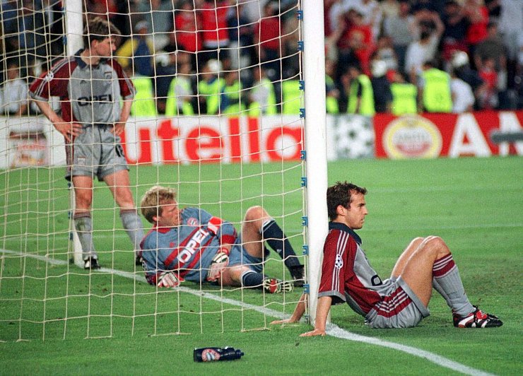 Mehmet Scholl war in den 90ern das junge Gesicht des FC Bayern. - © Albert Olive/dpa