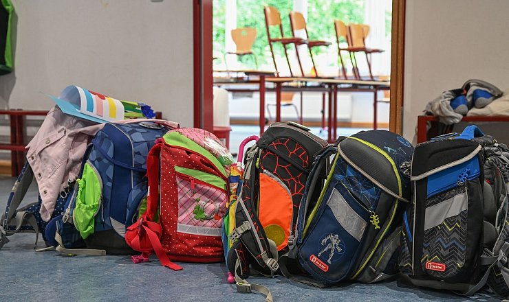 Immer mehr Schüler werden zurückgestellt und später eingeschult - © Arne Dedert/dpa