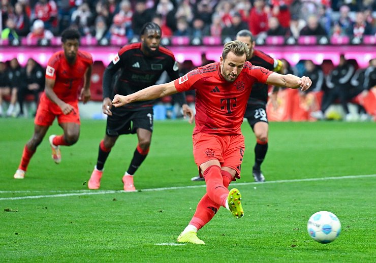 Eine Bank vom Elfmeterpunkt: Harry Kane. - © Sven Hoppe/dpa
