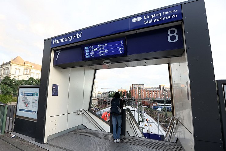 Ein Bahnsteig wurde zwischenzeitlich gesperrt. - © Bodo Marks/dpa
