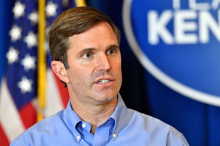 Der Gouverneur von Kentucky, Andy Beshear, gilt als möglicher Vizepräsidentenkandidat. (Archivbild) - © Timothy D. Easley/AP/dpa
