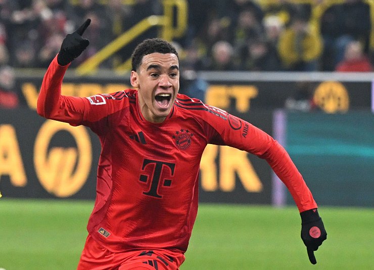 Jamal Musiala ist ein großer Star des Bayern-Teams. - © Federico Gambarini/dpa