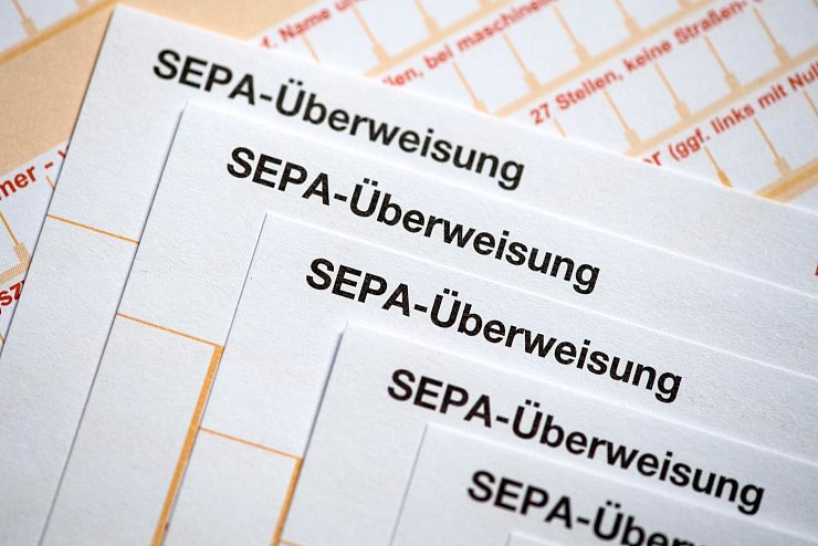 Der einheitliche Euro-Zahlungsverkehrsraum umfasst 36 Länder. (Symbolbild) - © Fabian Sommer/dpa