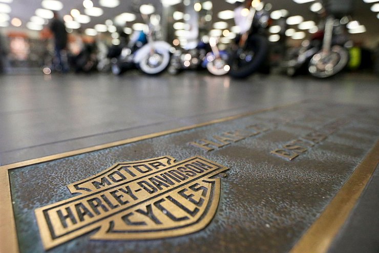 Auf die Einfuhr von US-Produkten wie Motorräder sollen ebenfalls wieder Zusatzzölle fällig werden. (Archivbild) - © Keith Srakocic/AP/dpa
