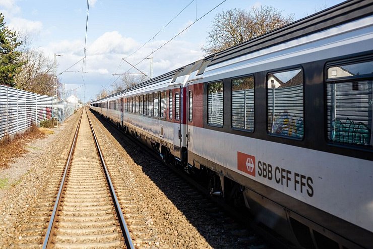 Zuverlässiger als die Schweizer Bundesbahn ist niemand. (Archivbild) - © Philipp von Ditfurth/dpa