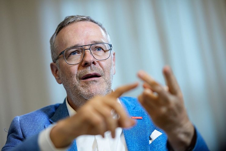 Die Handwerkerleistungen haben ihren Preis. - © Michael Kappeler/dpa