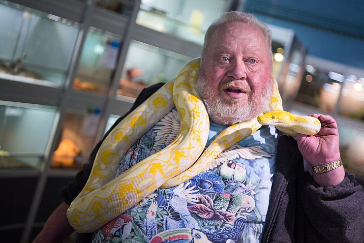 Mit seinen exotischen Tieren hat Firmengründer Norbert Zajac hunderttausende Menschen in seinen Youtube-Kanal gelockt. Nach seinem Tod 2022 ließ das Interesse an dem nach ihm benannten Zoogeschäft schlagartig nach. (Archivbild) - © picture alliance / dpa