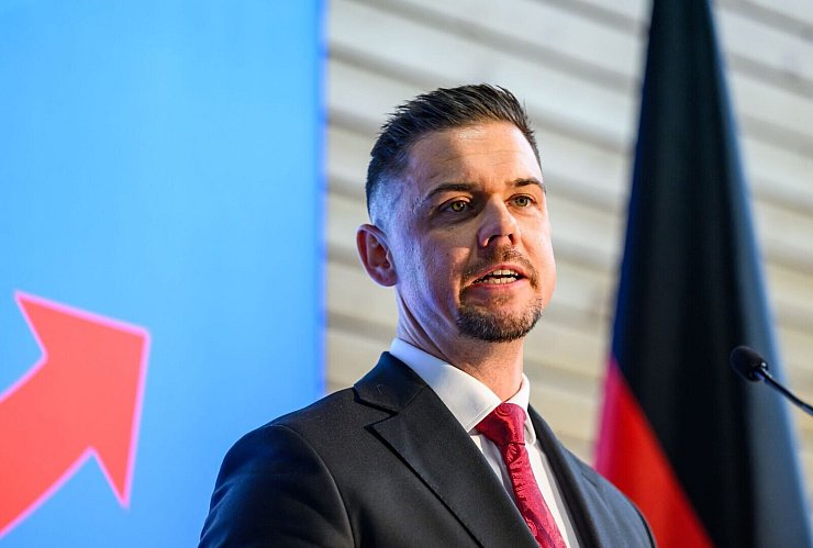 Hannes Gnauck war Vorsitzender der «Jungen Alternative», die der Verfassungsschutz bereits als rechtsextremistisch eingestuft hatte. Im Herbst soll eine neue Jugendorganisation gegründet werden, die dann enger mit der Partei verbunden ist. (Archivfoto) - © Patrick Pleul/dpa
