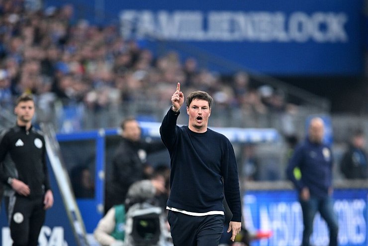 Hatte viel im HSV-Spiel zu korrigieren: Cheftrainer Merlin Polzin. - © Carmen Jaspersen/dpa