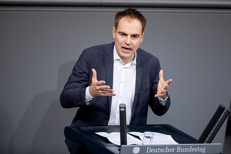 Gerhard Schick, Geschäftsführer beim Verein Finanzwende, fordert eine schnellere Aufklärung von Steuerbetrug mit Cum-Ex- und Cum-Cum-Aktiendeals. (Archivbild) - © Christoph Soeder/dpa