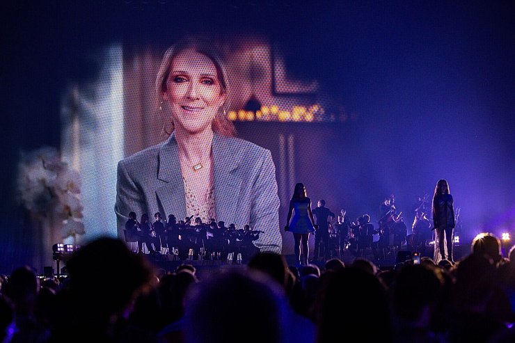 Ob Celine Dion beim ESC auftritt, hängt von ihrer gesundheitlichen Verfassung ab. - © Jens Büttner/dpa