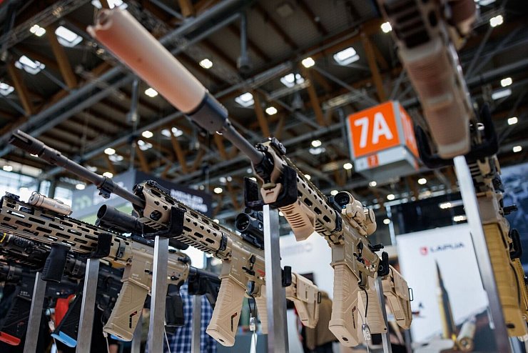 Sturmgewehre von Heckler & Koch. - © Daniel Karmann/dpa