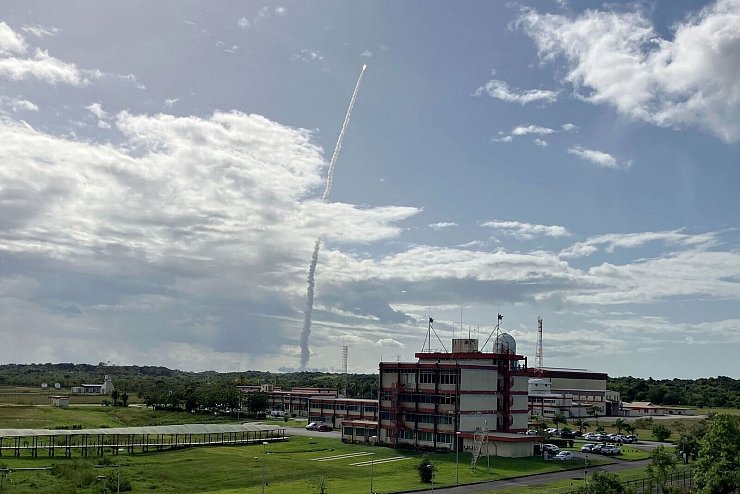 Der Flug der Rakete dauert knapp drei Stunden. - © Rachel Boßmeyer/dpa