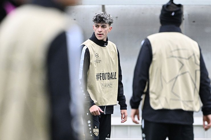 Ameen Al-Dakhil wird erneut in der Startelf erwartet. - © Marijan Murat/dpa