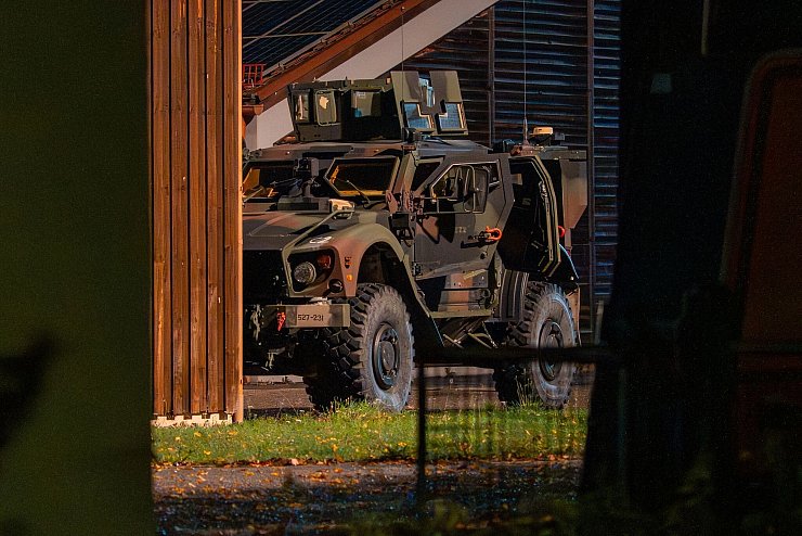 Der Vorfall ging glimpflich aus, der Soldat wurde nur leicht verletzt. - © Lars H./News5/dpa