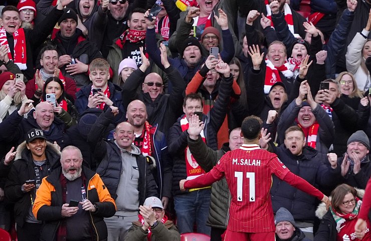 Torjäger Mohamed Salah traf einmal mehr für den FC Liverpool. - © Peter Byrne/PA Wire/dpa