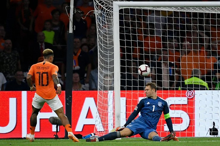 In Amsterdam erlebte die DFB-Elf kurz nach dem WM-Scheitern 2018 eine weitere Demütigung. - © Ina Fassbender/dpa