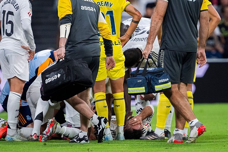 Sucht Real Madrid Ersatz für den am Knie verletzten Daniel Carvajal? - © Alberto Gardin/ZUMA Press Wire/dpa