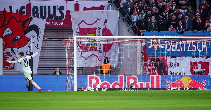 VfL Wolfsburg für nach einer Viertelstunde mit 3:0 in Leipzig. - © Jan Woitas/dpa