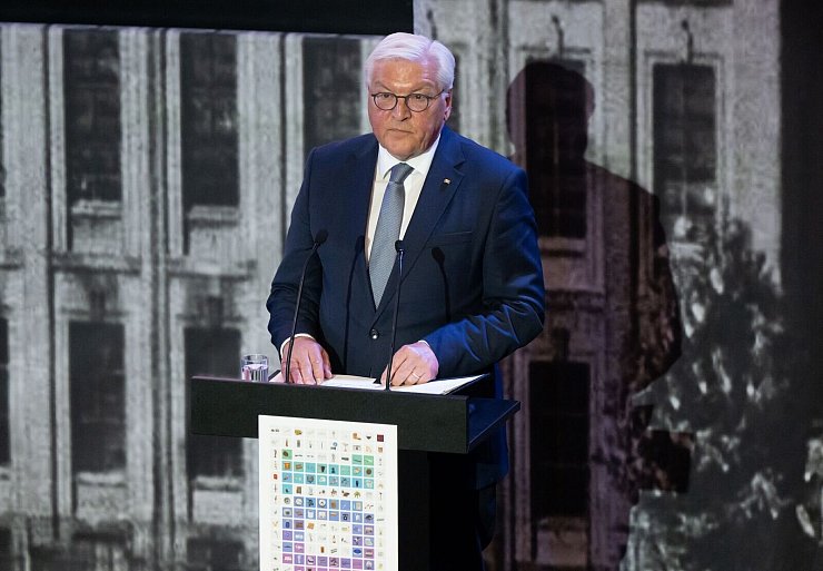 Bundespräsident Steinmeier unterstreicht die Rolle von Technik für die Zukunft. - © Sven Hoppe/dpa