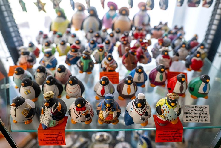 Zur Sammlung gehören mehr als 26.000 Pinguine. - © Sina Schuldt/dpa