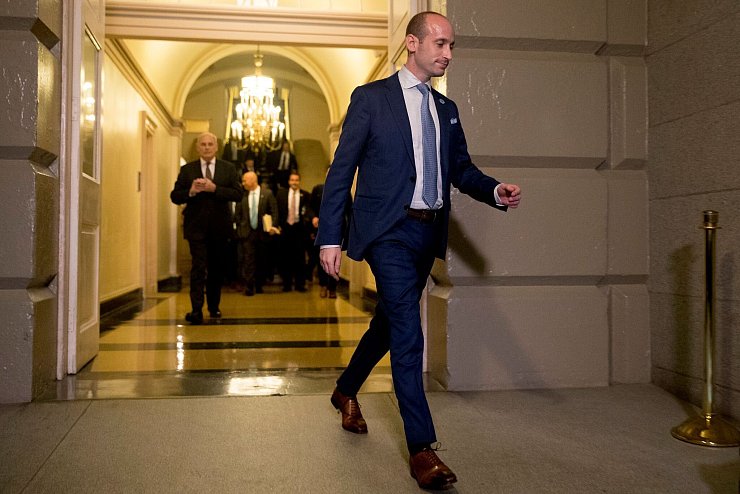 Miller war schon in Trumps erster Amtszeit im Weißen Haus. (Archivbild) - © Andrew Harnik/AP/dpa
