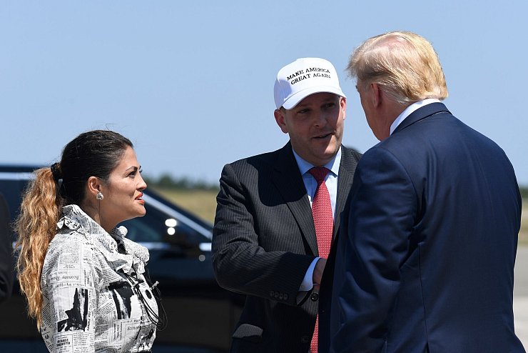 Zeldin werde als Chef der Umweltbehörde Regeln lockern, kündigte Trump an. (Archivbild) - © Susan Walsh/AP/dpa
