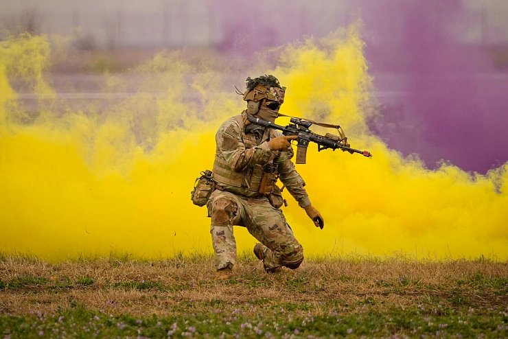 Militärübung in Rumänien. - © Andreea Alexandru/AP/dpa