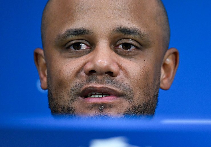 Vincent Kompany richtet eine klare Ansage an die erfahrenen Bayern-Profis. - © Sven Hoppe/dpa