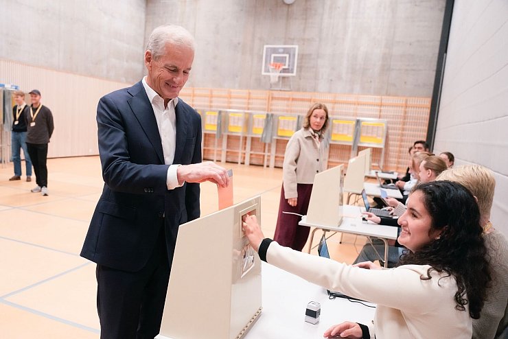 Støre hat beste Aussichten auf eine zweite Amtszeit als Ministerpräsident. - © Javad Parsa/NTB/dpa