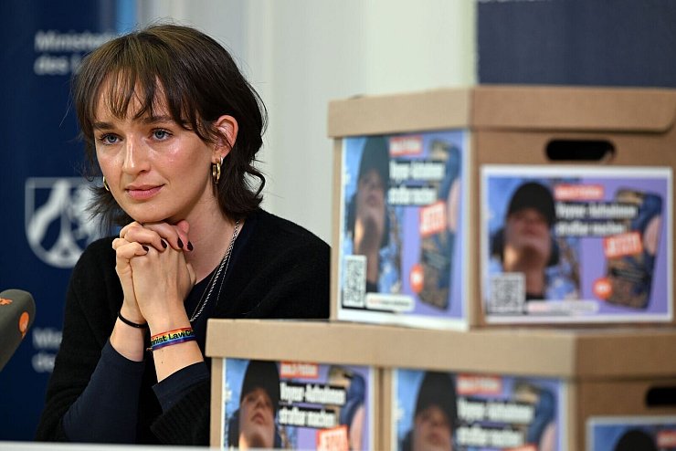 Die Kölnerin Yanni Gentsch wurde beim Joggen von einem Voyeur belästigt, der ihr Gesäß filmte, konnte aber bei der Polizei keine Strafanzeige erstatten. (Archivbild) - © Federico Gambarini/dpa