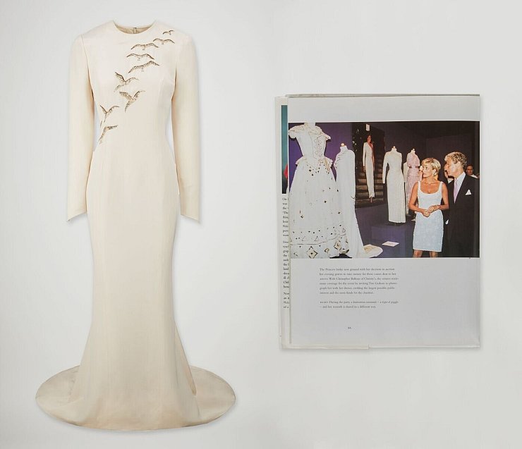 Prinzessin Diana war als Stil-Ikone bekannt. - © Julien\\\'s Auction/dpa