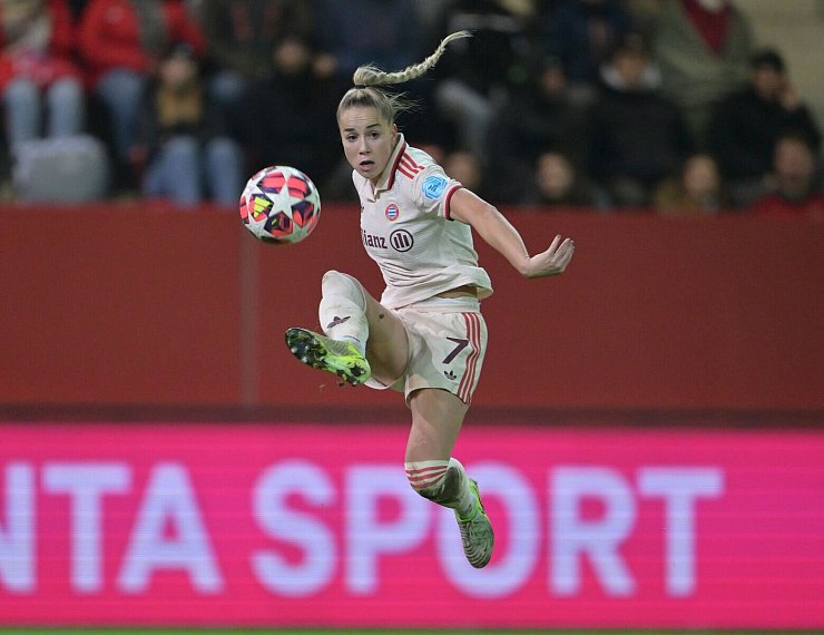 Starspielerin in der Bundesliga: Bayerns Giulia Gwinn. (Foto Archiv) - © Peter Kneffel/dpa
