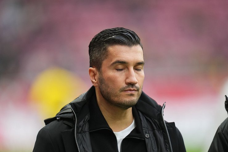 Gerät weiter unter Druck: BVB-Trainer Nuri Sahin. - © Thomas Frey/dpa