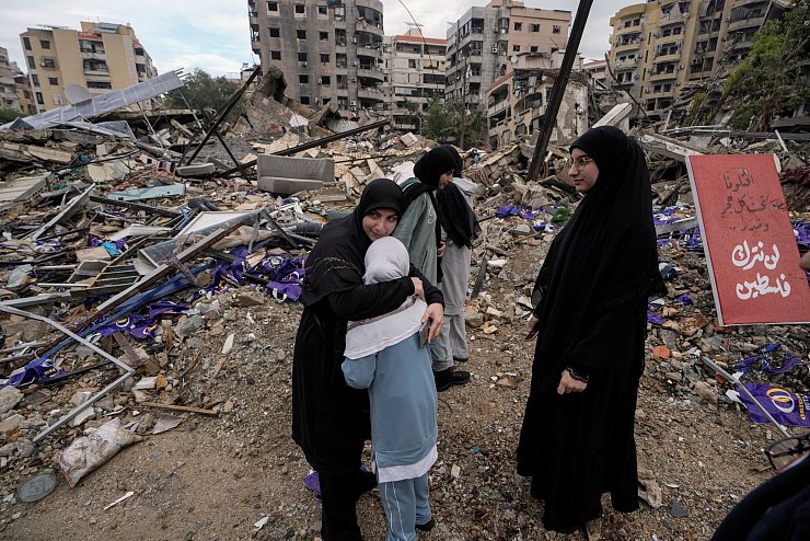 Nach Beginn der Waffenruhe herrscht im Libanon Aufatmen, aber auch Skepsis - © Bilal Hussein/AP/dpa