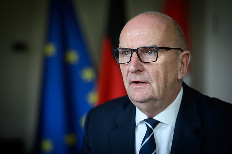 Brandenburgs Ministerpräsident sieht sein Land benachteiligt. - © Bernd von Jutrczenka/dpa